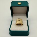 Anillo Sello Corona RX 3.4gr / Talla 9 Texturizado Oro Amarillo 18k - Image 3