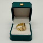 Anillo Sello Águila 3.7gr / Talla 10 1/4 Circones Blancos Oro Amarillo 18k - Image 2