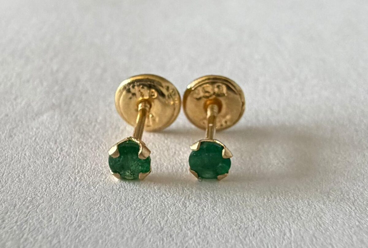 Topos con Esmeralda Natural 3mm Oro 18K